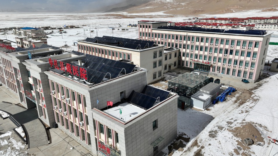 西藏申扎藏醫院大平板+空氣能耦合多能互補供暖項目